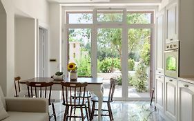 Garden Suite In Villa Mariella